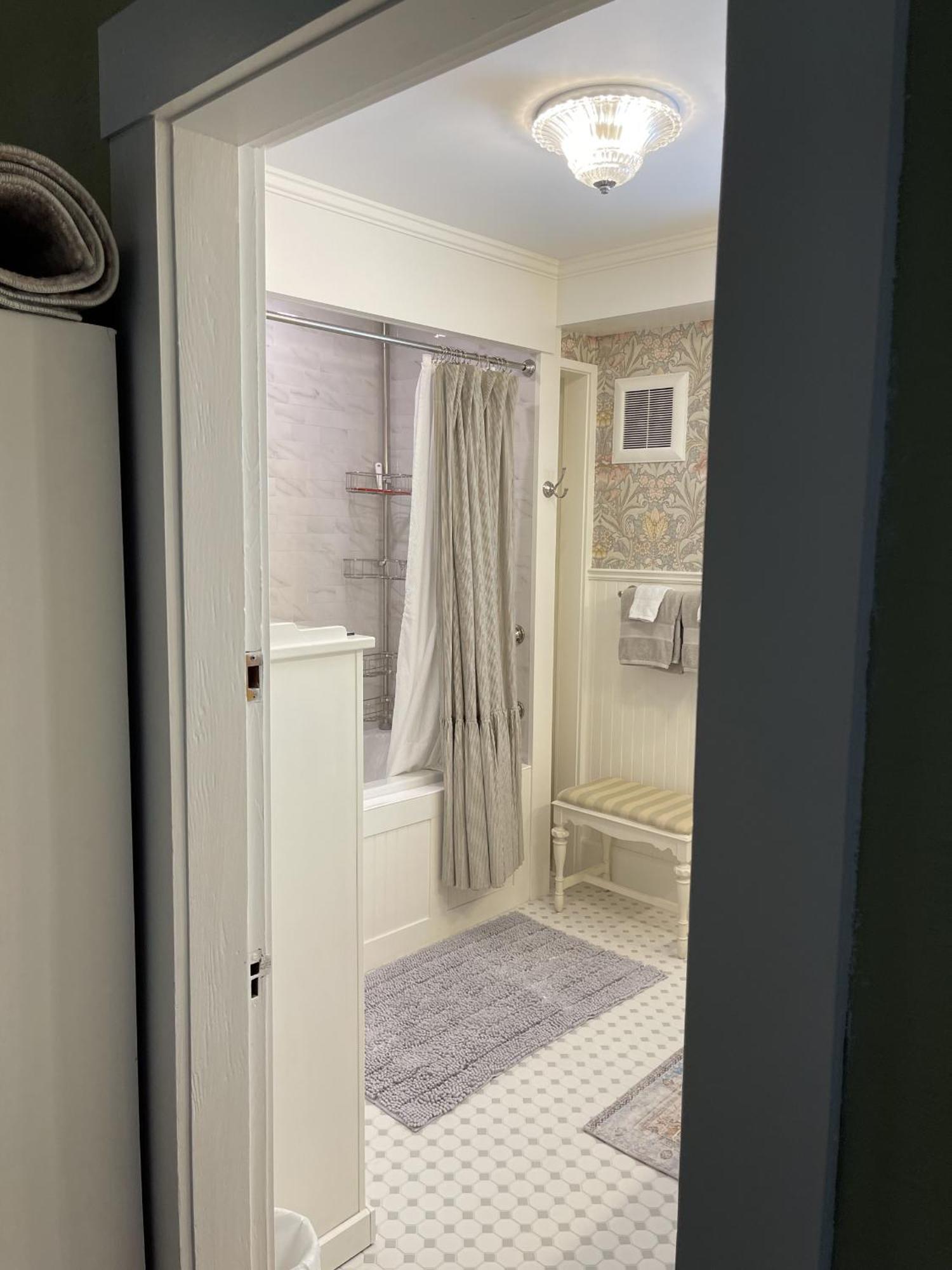 Fisher House 4* Victoria