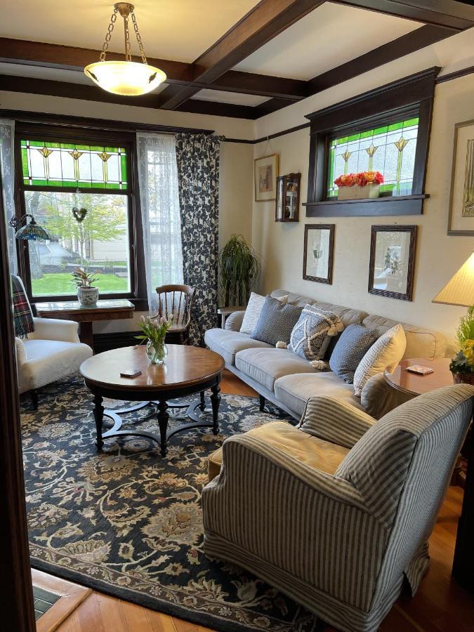 Bed & Breakfast Fisher House Victoria