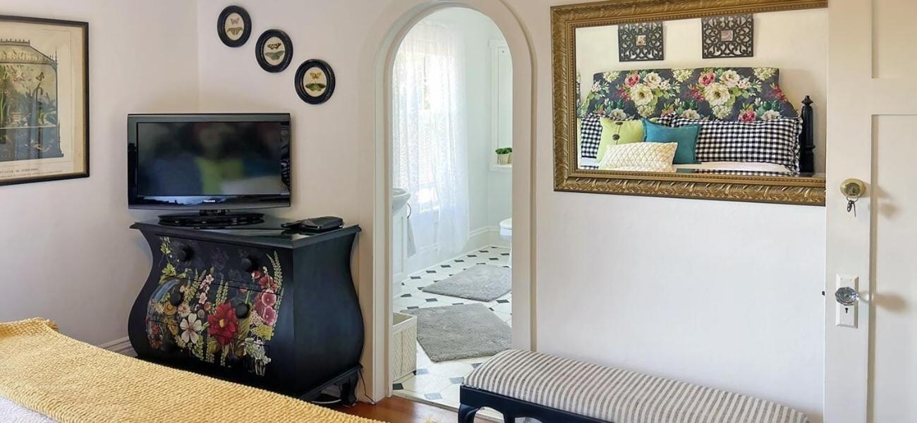 Fisher House Bed & Breakfast Victoria