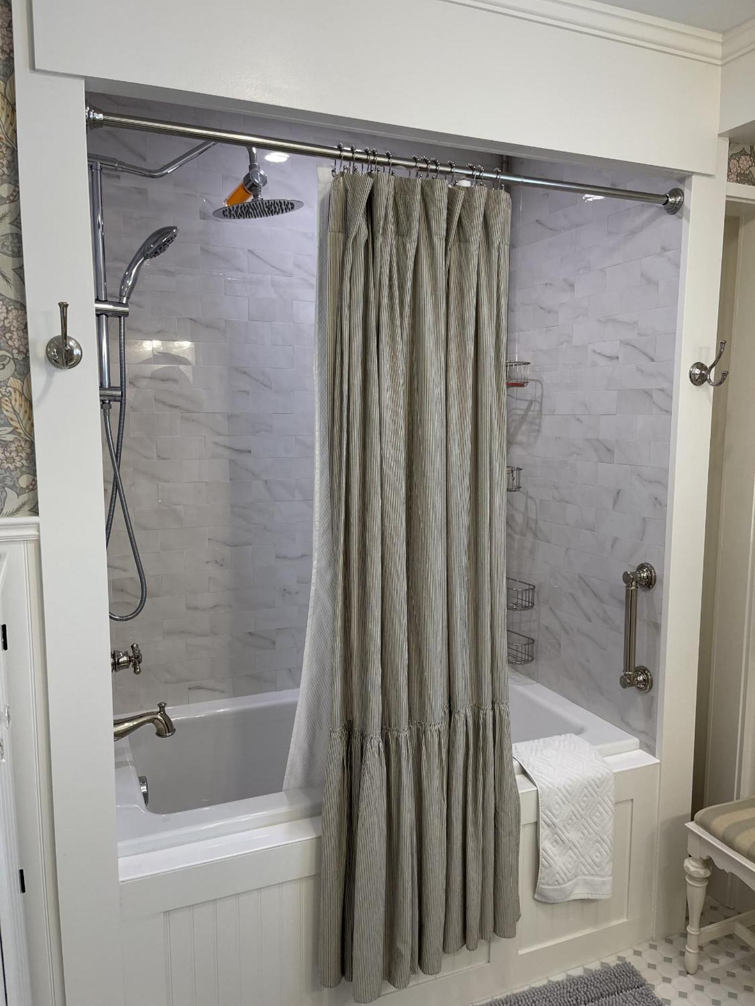 Fisher House 4*